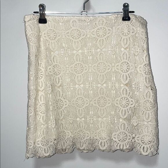 Elegant Cream Lace Skirt - Picture 1 of 6